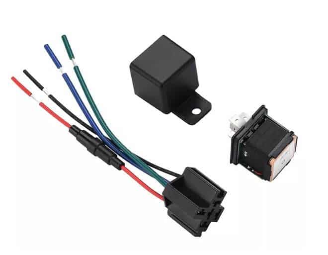 GPS-Tracker mit Motorblockierung GPS-Tracker mit Motorblockierung